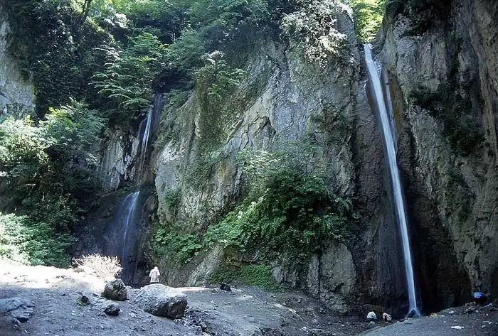 پوشش گیاهی اطراف آبشار زیارت 865485