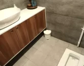 توالت ایرانی و روشویی سرویس بهداشتی آپارتمان در گرگان