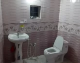توالت فرنگی و روشویی سرویس بهداشتی ویلا در رامیان