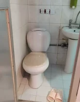 توالت ایرانی و روشویی سرویس بهداشتی ویلا در گنبدکاووس